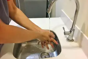 超强持久喷剂:告别早泄难题重拾男人自信