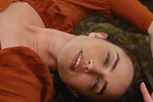 立体曲线，自信美胸！尝试丰胸胸罩吧！