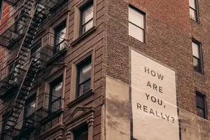 揭秘脚趾甲变厚的真相！