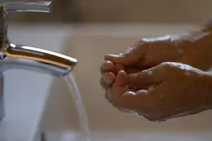 解决阴囊潮湿难题,轻松成就健康男人! 解决阴囊潮湿难题,轻松成就健康男人!