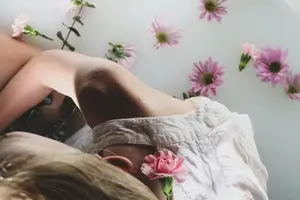 牛奶美肌，肌肤嫩滑水润