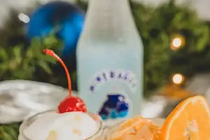 酒香樱桃在杯中，美味饮品益脾胃！