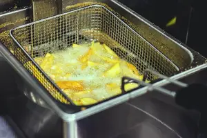 新鲜土豆发芽了?别扔!教你变废为宝! 新鲜土豆发芽了?别扔!教你变废为宝!