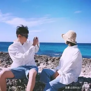 小伙儿长“白点儿”！这是什么疾病？