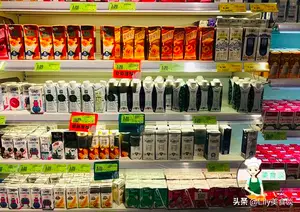 超市买牛奶时，要学会看配料表，认准“生牛乳”3字，选出好牛奶