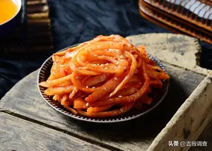 中医专家提醒：桔梗不仅能腌咸菜，还是治疗咳嗽痰多、咽痛音哑、肺痈胸痛的良药