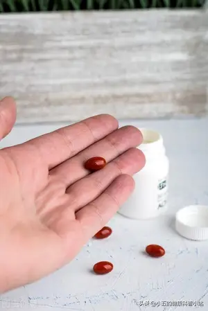 非布司他是防治痛风的常用药，可以长期服用，但需要注意这4点