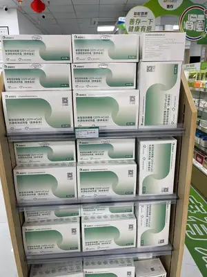 记者探访多家药店：感冒药退烧替代药备货增多
