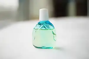 不正确使用眼药水导致角膜破损？谈谈眼药水的正确用法
