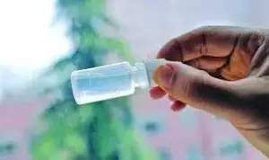 不正确使用眼药水导致角膜破损？谈谈眼药水的正确用法