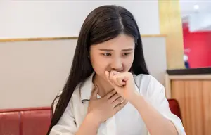 新冠二次感染开始了？出现以下6大症状，八成是中招了