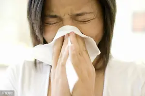 「1药说」糠酸莫米松鼻喷雾剂是否含激素,能否长期使用? 「1药说」糠酸莫米松鼻喷雾剂是否含激素,能否长期使用?