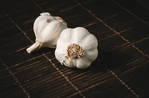拥有神奇功效的大蒜精油:成为健康生活不可或缺的一部分
