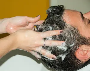 卵磷脂能抹头发吗？ 女性怎样补充卵磷脂防止掉头发？