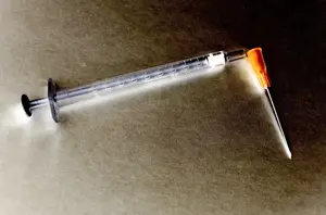 德尔塔毒株:新冠病毒的变异挑战与防控策略