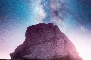 何月,情定佳节,纵情畅饮好时光 何月,情定佳节,纵情畅饮好时光