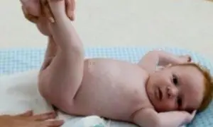 宝宝换尿布 给新生儿换尿布正确步骤? 宝宝换尿布 给新生儿换尿布正确步骤?