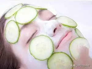 用青瓜敷脸可以吗？ 黄瓜敷脸的最正确最详细的步骤？