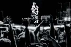 【斑点退得快】有效减轻眼角下长斑! 【斑点退得快】有效减轻眼角下长斑!