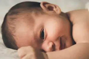 「宝宝缺钙，小身体大危机」。